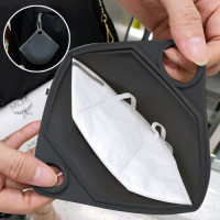 EZlife 創意可掛式矽膠口罩小物收納袋