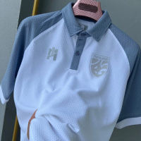 เสื้อโปโล รุ่น IMANE LA FORTE (La Forte) พร้อมการออกแบบขอบโลโก้ใหม่ หมดอายุ 2025