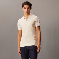 【Calvin Klein】官方旗艦館 CK 對比色標誌 Polo 衫_裸色