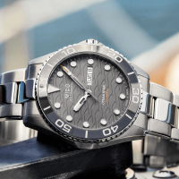 【MIDO 美度 官方授權】Ocean Star 200C海洋之星 廣告款陶瓷潛水機械腕錶(M0424301108100)