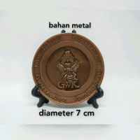 Souvenir pajangan piring magnet GWK oleh oleh Bali cenderamata Indonesia