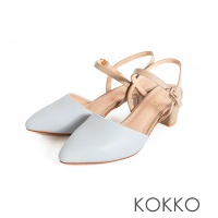 【KOKKO 集團】都會優雅撞色繞踝繫帶粗跟寬楦包鞋(淺藍色)
