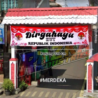 BENDERA DIRGAHAYU RI HIASAN TUGU / GAPURA 17 AGUSTUSAN