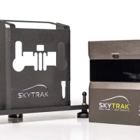 SkyTrak-Golf Simulator Launch Monitor and Protective Cover, Golf Simulator