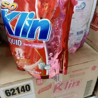 WIPOL Karbol Pembersih 780ml Cemara