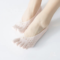 【89 zone】日系透氣矽膠蕾絲 女襪 隱形襪 淺口襪 五指襪 絲襪 1 雙(梅花款粉)