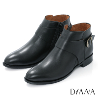 DIANA 3.5 cm質感牛皮素面金屬皮帶釦飾側拉鍊德比短靴-經典復古-黑