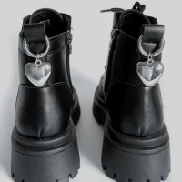 2PCS Harajuku Big Hearts Pendant Martin Boots Shoes Buckles Decoration Metal Snap Hook Shoes Accessories Y2K Party Jewelry