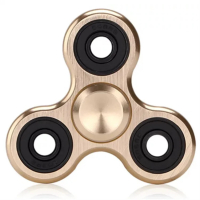 70mm Spinner kim loại hợp kim nhôm hình tam giác không hộp R188 Vòng bi quay trong 3-4 phút Đồ chơi 