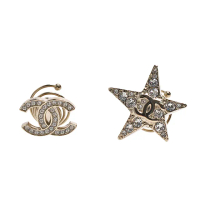 【CHANEL 香奈兒】經典雙C LOGO水鑽星星不對稱造型髮夾(金色AB7804-OR)