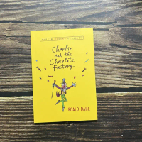【หนังสือภาษาอังกฤษ】Charlie and the Chocolate Factory English Version คําแนะนําผลิตภัณฑ์ใหม่ของเดือนน