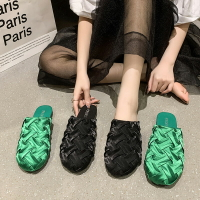 包頭拖鞋女夏外穿綠色2022新款編織一腳蹬孕婦綢緞平底穆勒涼拖鞋