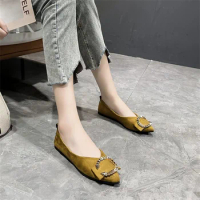 New pointed flat shoes for women's singles, popular soft soled boat shoes, green leather shoes, oversized women's shoes