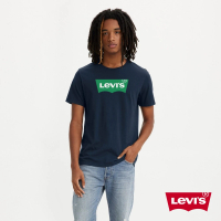 【LEVIS 官方旗艦】男款 短袖T恤 / 深藍 / 綠Logo / 寬鬆休閒版型 人氣新品 22491-1323