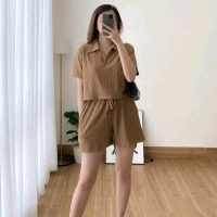 setelan crop one set crop korea terbaru terlaris nyaman di gunakan bahan adem knit hornet Top Celana