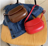 SALE TAS SELEMPANG KULIT WANITA MINI SLINGBAG SADDLE BAG JS2 8505 IMPORT