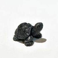 【Fubibaoding jeweler 富璧寶鼎珠寶】烏雞種俏皮招財烏龜小擺件(天然A貨 翡翠 招財 長壽 動物 雙11)