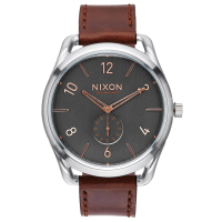 【NIXON】C45 LEATHER 跟隨自我潮流中性錶-銀框灰x咖啡x大(A4652064)