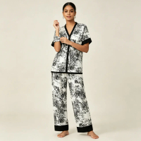 Piyama Set Wanita Bahan Satin Premium Motif Sketsa Alam, Baju Tidur Nyaman untuk Rumah,Desain V-Neck