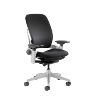 【Steelcase】Leap Chair 全功能款人體工學辦公椅｜3D KNIT｜淺色殼黑色座墊銀五爪(Steelcase Leap Chair)