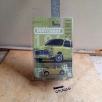 Toy matchbox austin mini cooper hijau Mainan Anak Pajangan