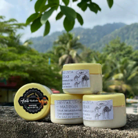 MINYAK UNTA ASLI URUT CAMEL OIL Minyak Unta Asli untuk Keperluan Essential Anda Urutan