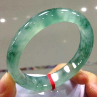 【現貨】冰種岫玉飄花手鐲翡翠平替正品緬甸玉石玻璃種圓條灰藍貴妃玉鐲子【北歐家居生活】