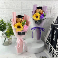 【Warm House Decor 暖和家居】向日葵小熊畢業花束(香皂仿真花 幼兒園畢業花束 小熊花束 向日葵花束)
