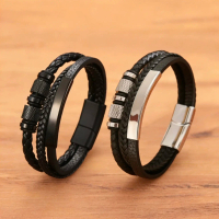 Gelang Kulit Hitam Vintage Pria dengan Aksesori Baja Titanium Gelang Keren Berwarna Perak dan Emas B
