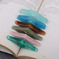 1pc Resin Bookmark Book Stand Reading Aid Creative Thumb Book Support