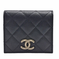 【CHANEL 香奈兒】經典網格雙C LOGO菱格粒紋牛皮暗釦短夾(黑/桃紅色AP3185C-BLK-GP)