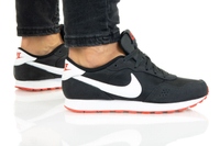 【毒】NIKE MD VALIANT (GS) 女鞋 大童 CN8558016【領券折222｜Cube卡+APP下單最高10%回饋】