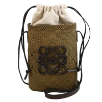 【LOEWE 羅威】Anagram Ajoure 經典LOGO束口小包草編包斜背包(橄欖綠)