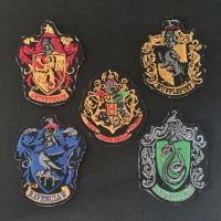 Badge emblem patch hogwarts lencana bordir cosplay penyihir hogwarts Perlengkapan