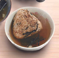 日式吻仔魚烤飯糰烏龍茶泡飯