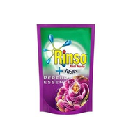 Rinso Molto Deterjen Cair Perfume Essence 750 ml