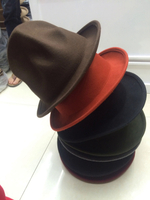 100 ขนสัตว์ผู้หญิงผู้ชาย Vivianwestwood Fedora หมวกภูเขาหมวก Pharrell Steampunk หมวก Millinery นักมายากลบัฟฟาโล Hat6999ด้านบน