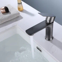 1 PCS SUS304 Stainless Steel Vertical Basin Faucet With Honeycomb Foaming Water Outlet