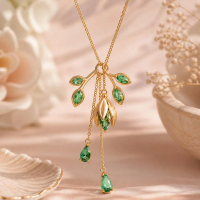 Solune - Kalung Wanita Desain Bunga Tulip dengan Aksen Kristal Hijau