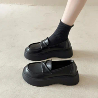 Japanese loafer shoes women 2024 new thick sole increase small leather shoes