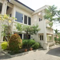 住宿 RedDoorz near Rumah Sakit Baptis Kediri 諫義里