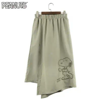 【PEANUTS】史努比跳舞造型斜切褲裙 綠-S