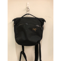 ARCTERYX arro8日常小包