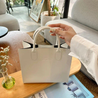 Waralee's Day - Junior Tote Bag กระเป๋าถือ ใส่โทรศัพท์ กระเป๋าสตางค์