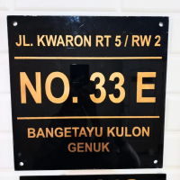Nomor Rumah Akrilik custom plat nomor rumah akrilik