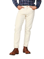 กางเกงยีนส์ (ริมแดง)ผู้ชาย คอลเลคชั่น Everyday with Wrangler เอวกลาง ทรงตรง สีครีม
