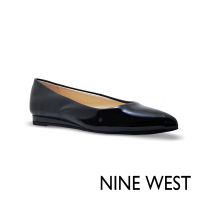 【NINE WEST】FLIVE3純色尖楦頭平底鞋-黑色