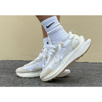 Nike Vaporwaffle Sacai Sail Gum 奶油白
