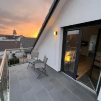 住宿 Charmantes Studio-Apartment im Herzen von Neureut - Fußbodenheizung, Regendusche, Waschmaschine, 