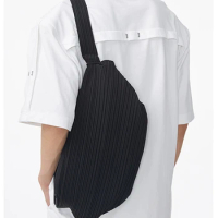 YUDX Fashionable Series House Irregular Pleated Men's Bag Shoulder Crossbody Light Luxury Pleated Simple Dumpling Bag Men Bag